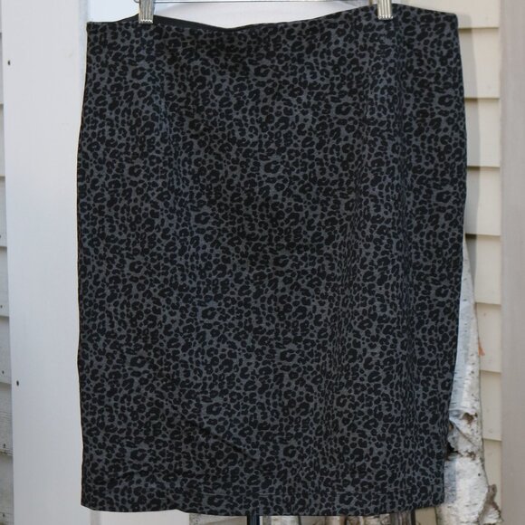 LOFT Plus Size Grey Cheetah Animal Print Knit Pencil Skirt Sz 18 - Picture 1 of 5